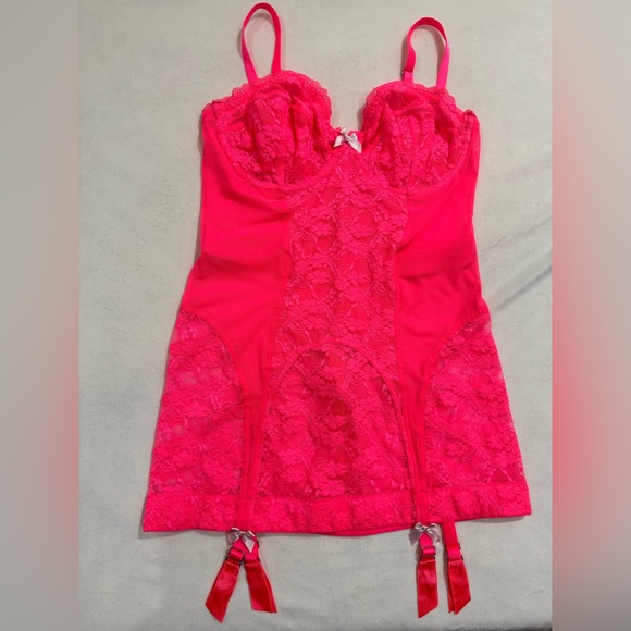 🩷 Victoria's Secret Hot Neon Pink Lace Bustier Barbiecore Size 36 D NWOT 🩷 - Picture 3 of 11